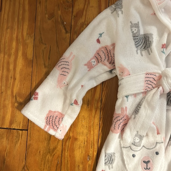 Carters 0-9 months girl bath robe - new without tags - Picture 5 of 8